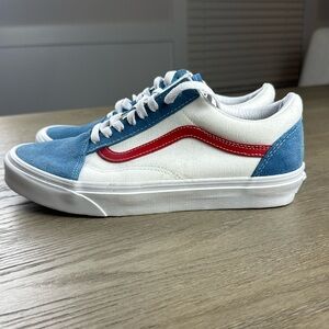 Vans Classic Blue and White Shoes with Red Accent. Nice. Men’s size 7.5
